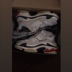 Balenciaga Triple S sz 39